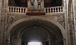 Tribune de Saint-Benoît-sur-Loire